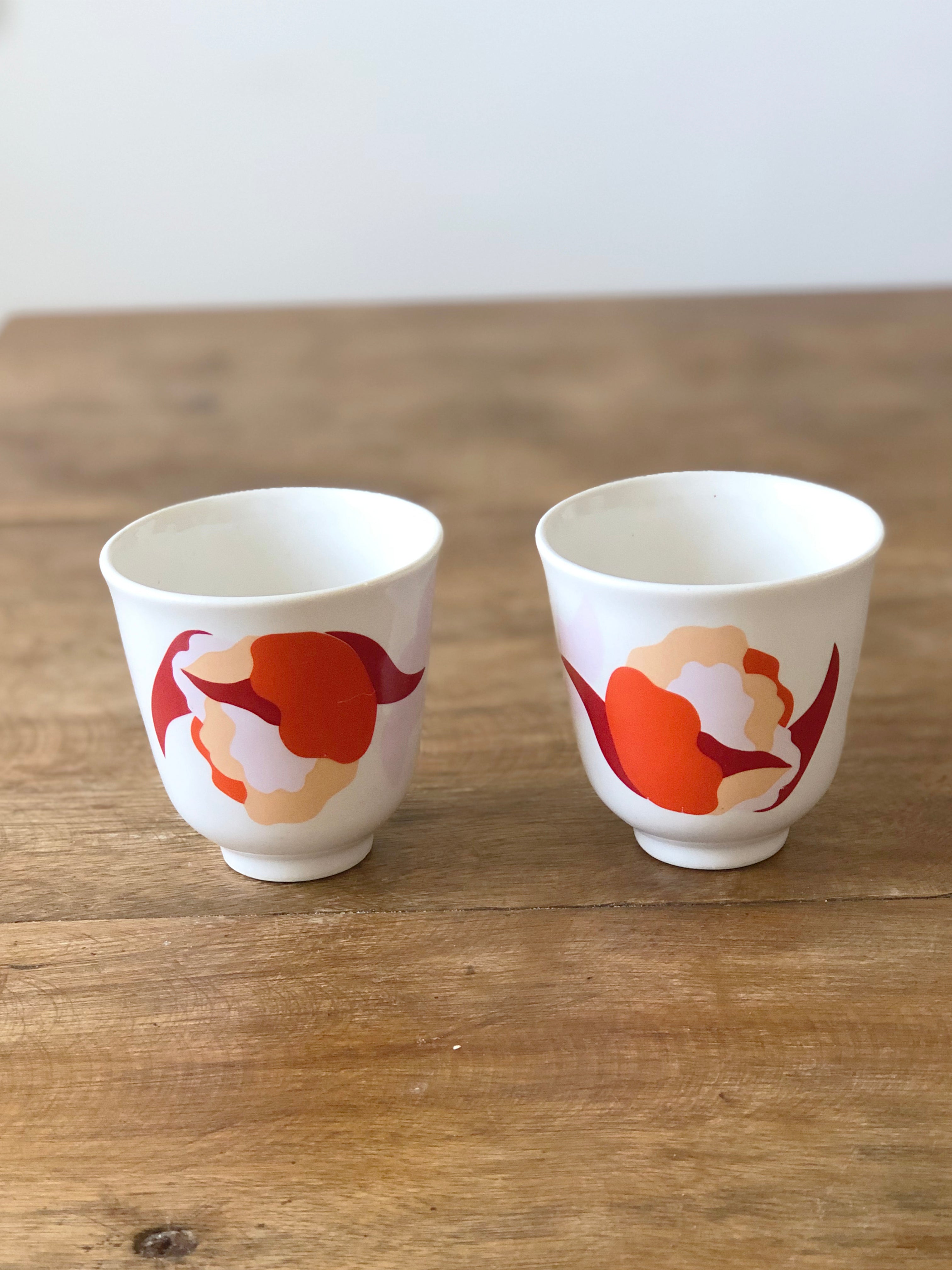 Small cup abstract pattern  - Red mix